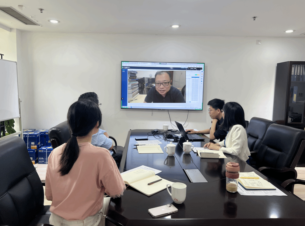 教育部教育管理信息中心调研我校大数据平台图片.png 教育部教育管理信息中心调研我校大数据平台图片.png