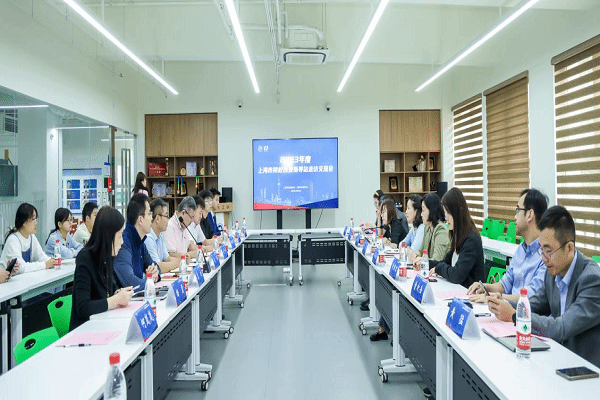 开场.png 开场.png